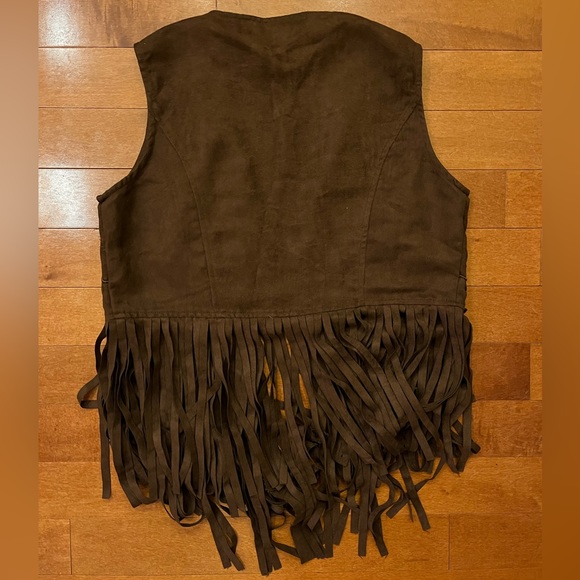 Amazing Fringe Vest! - Picture 2 of 6